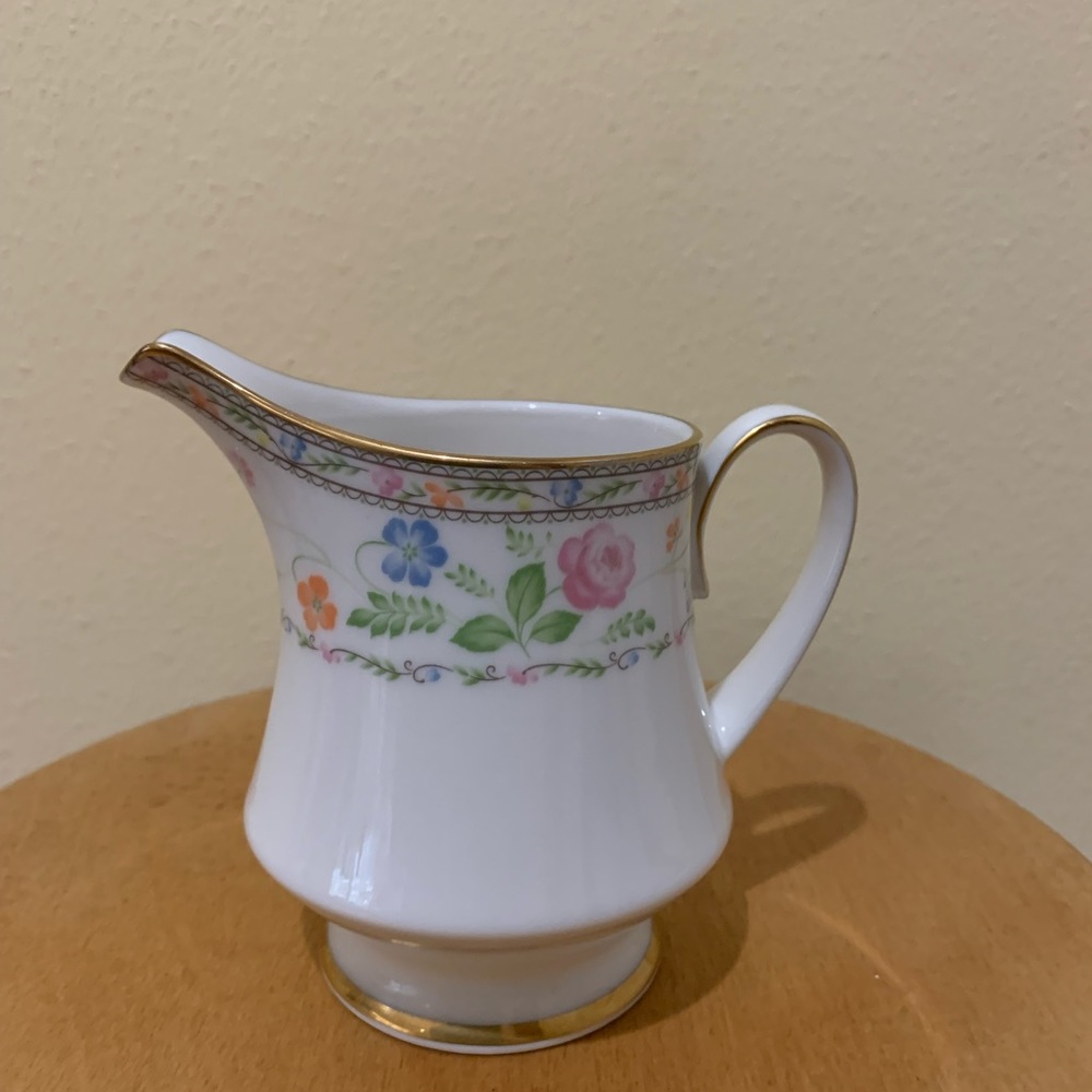 Noritaki vintage ivory creamer Japan